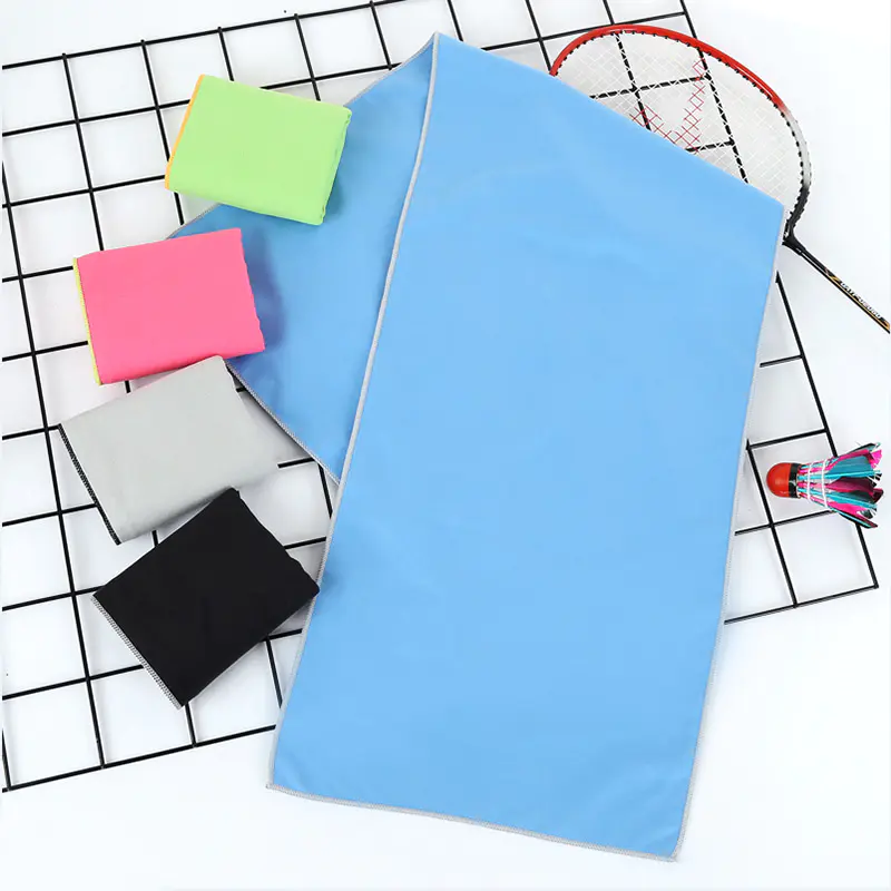 Làm thế nào để khăn thể thao khác với khăn thông thường về thiết kế và chức năng?