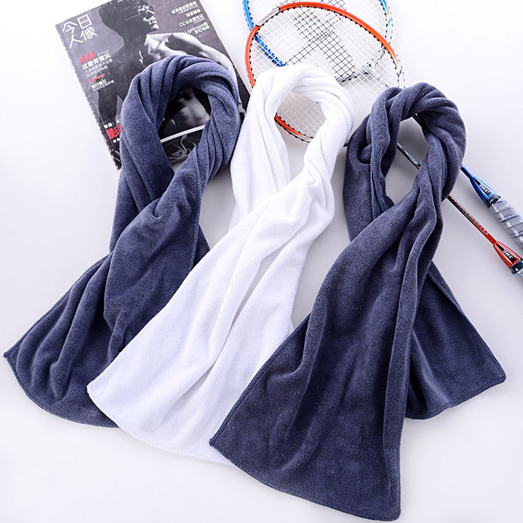 Tại sao khăn thể thao tốt hơn khăn thông thường để sử dụng trong phòng tập thể dục?